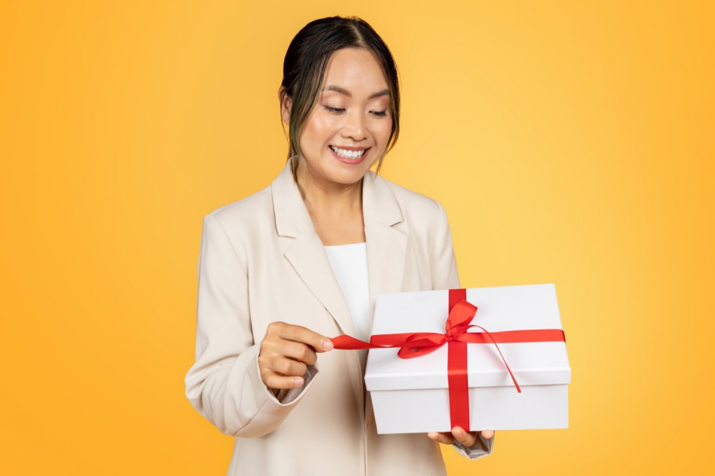 Customised corporate gifts Singapore for branding and events