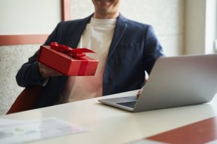 Singapore customized gifts