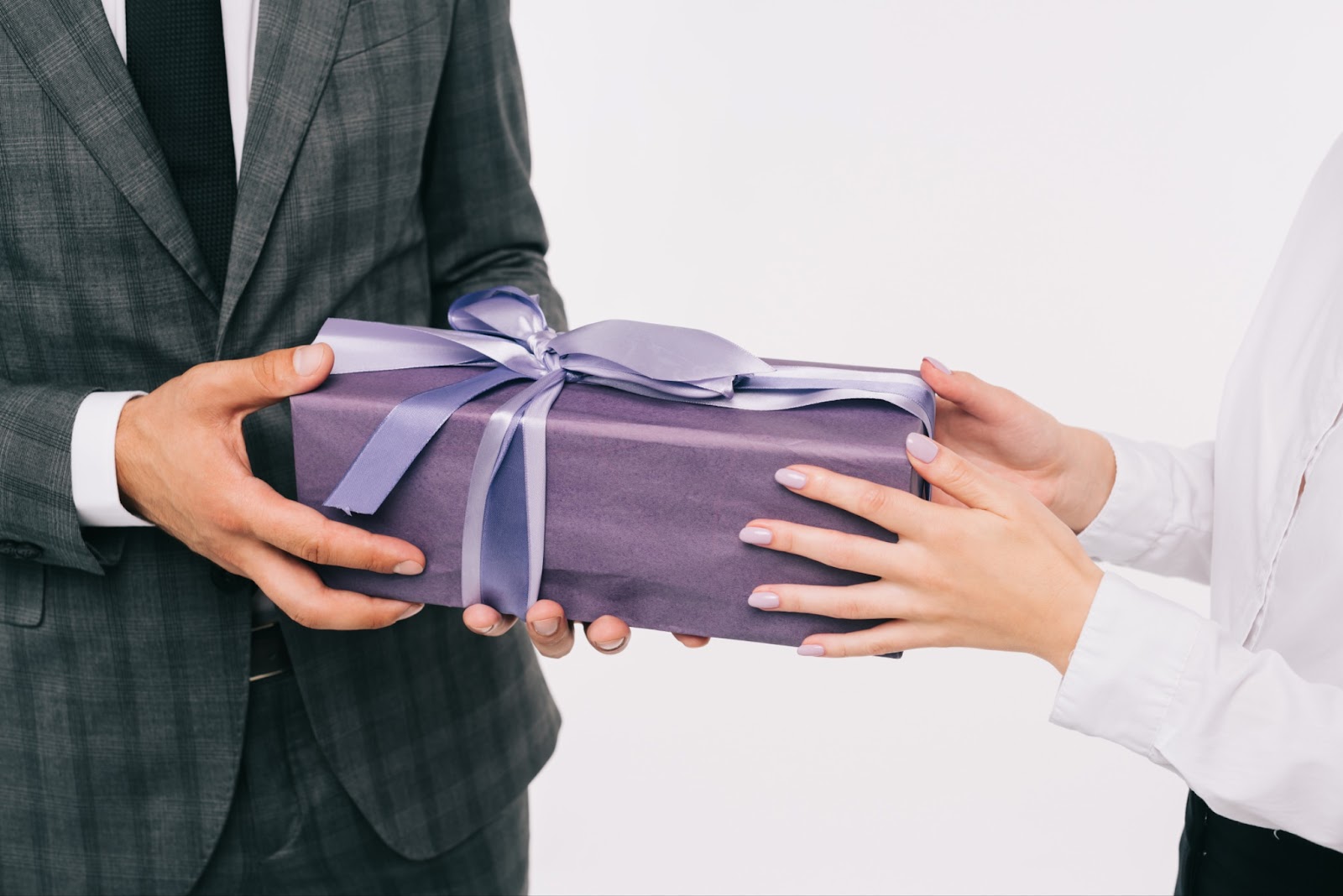 Premium gifts suppliers Singapore for corporate gifts