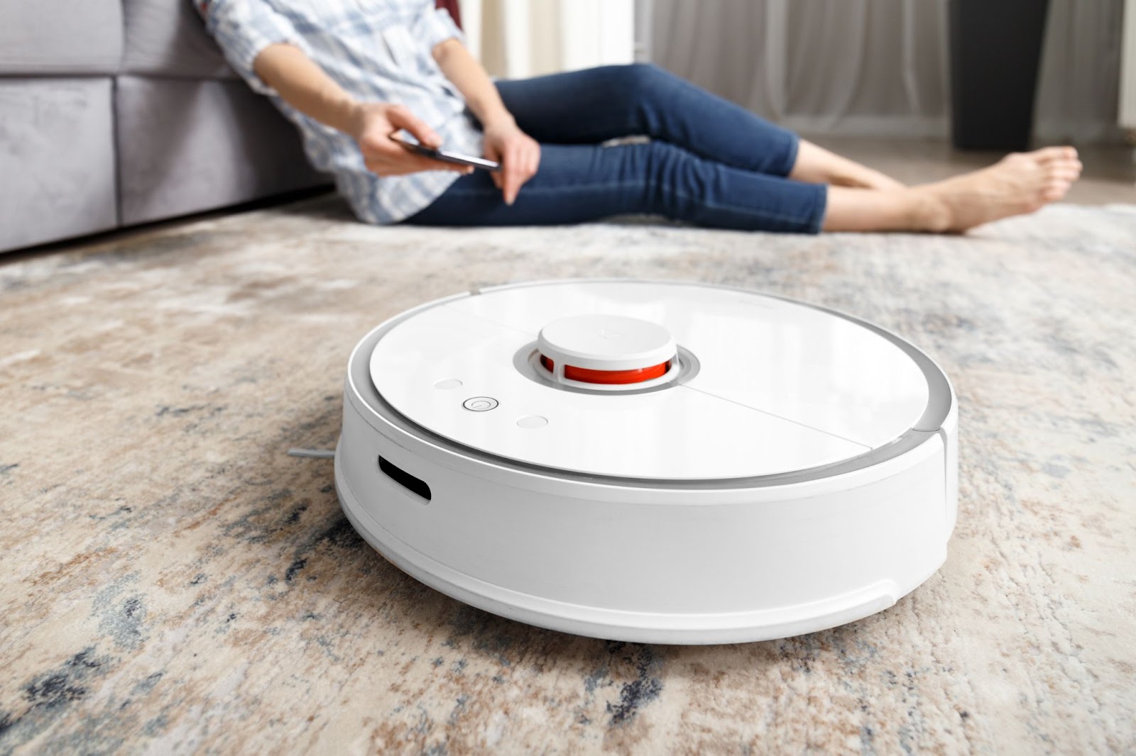 Compact Roborock vacuum cleaner for small homes