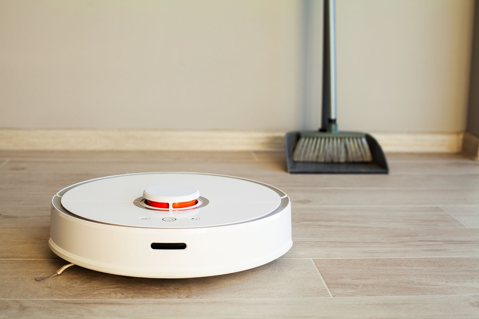 Roborock dual-mode wet and dry vacuum cleaner
