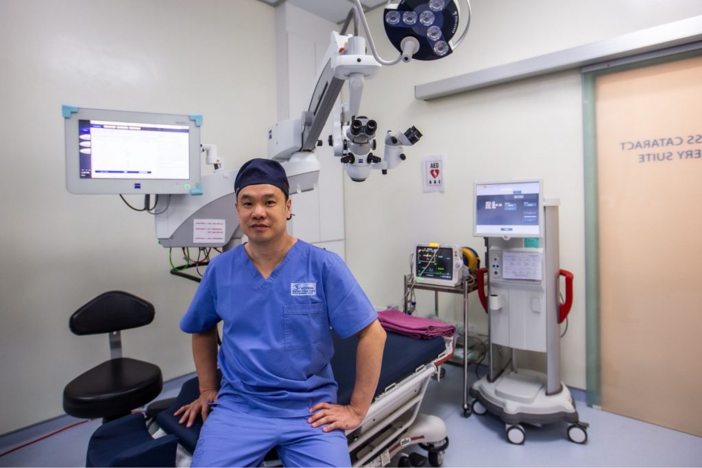 dr-david-goh-at-the-operating-theatre-Singapore