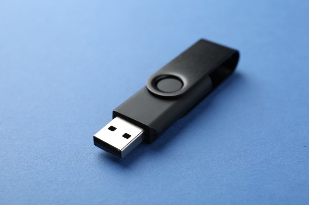 Affordable tech customised corporate gifts Singapore