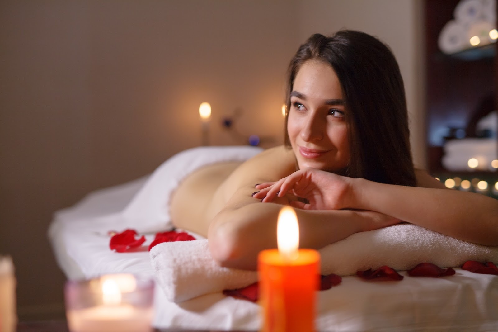 Professional outcall massage Singapore in a private setting