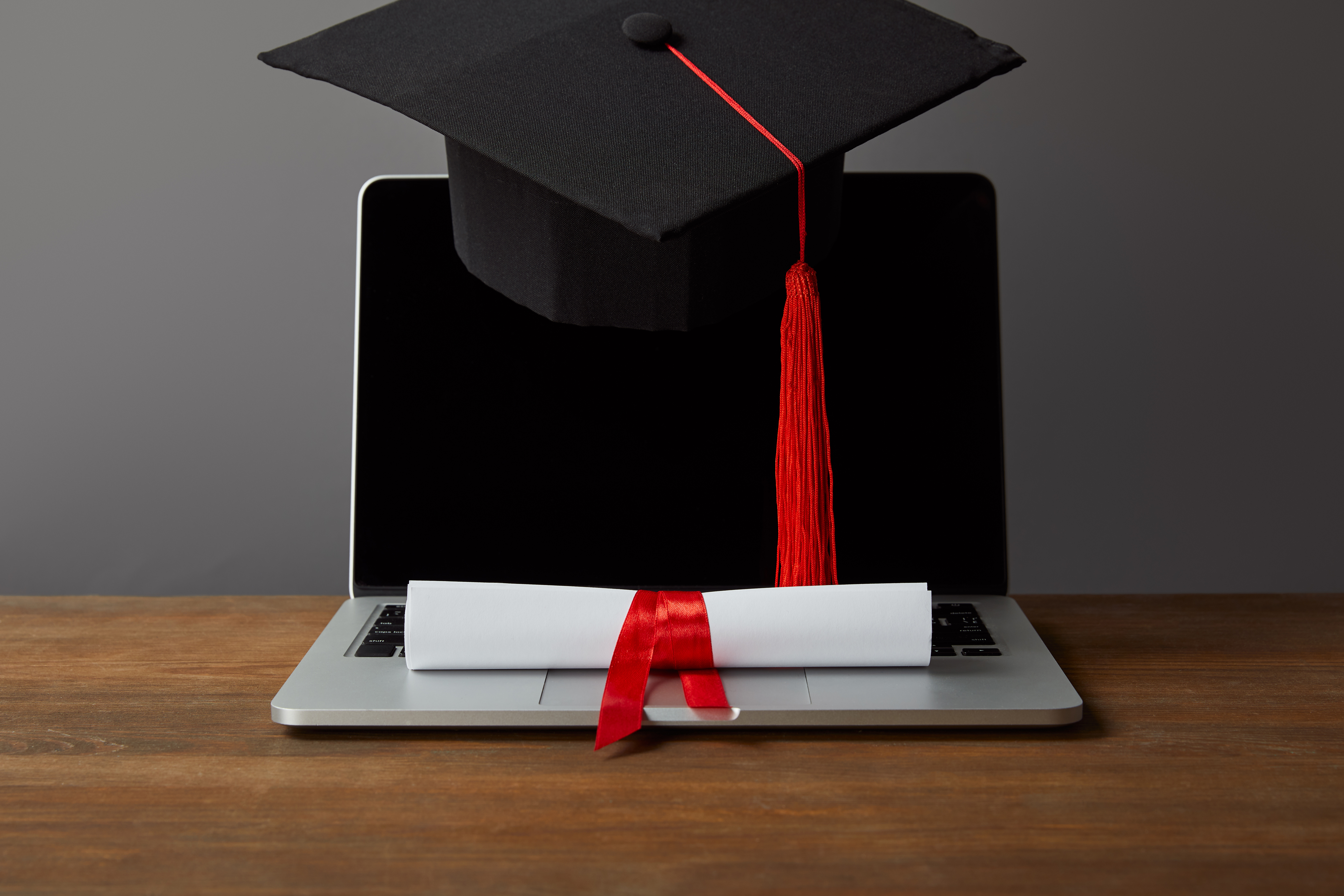 Flexible online diploma courses for working professionals