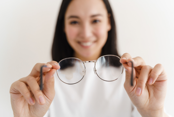 Spectacles after cataract surgery