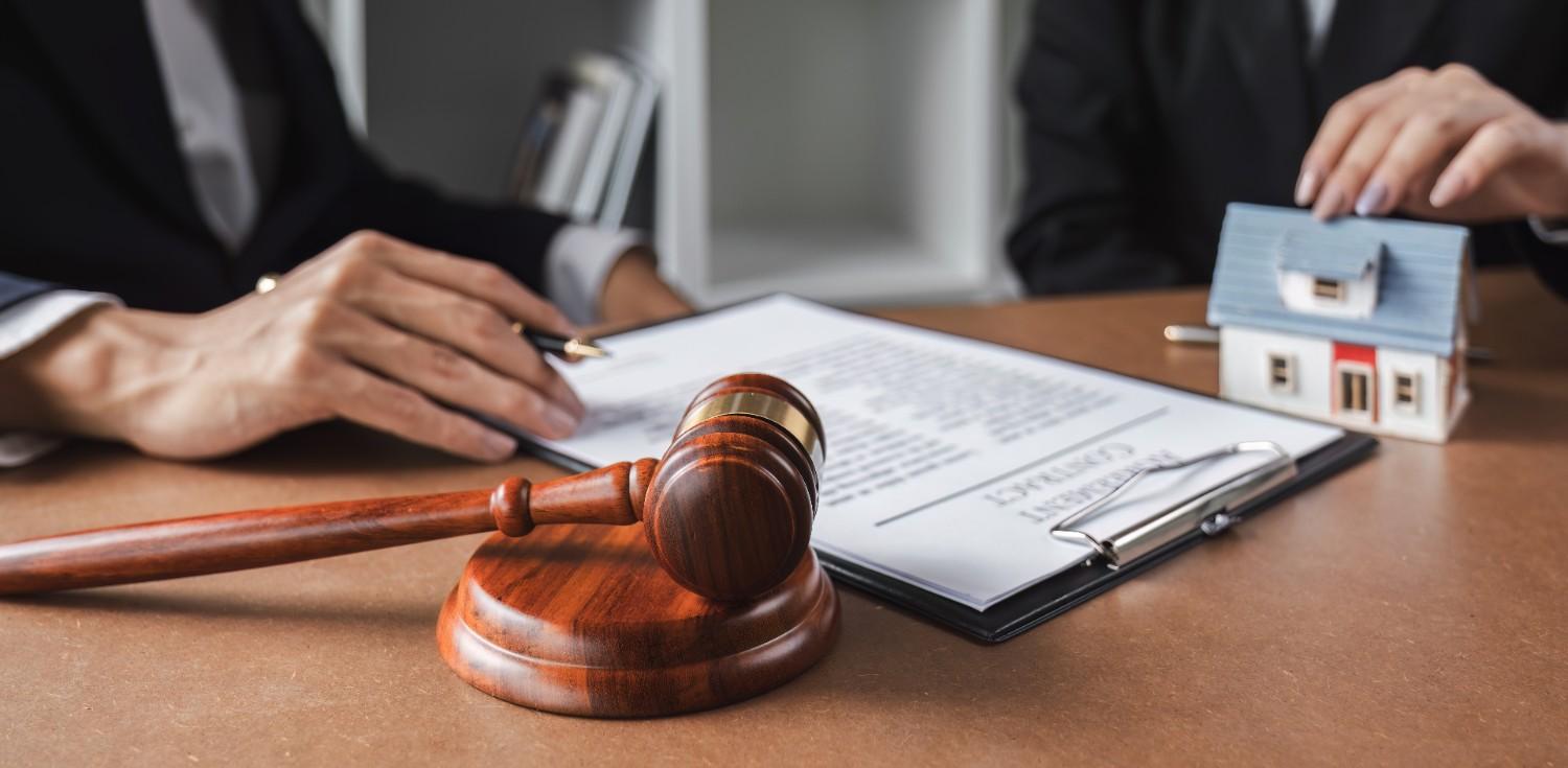 Wills trusts and estates attorney in Singapore advising a family on estate planning