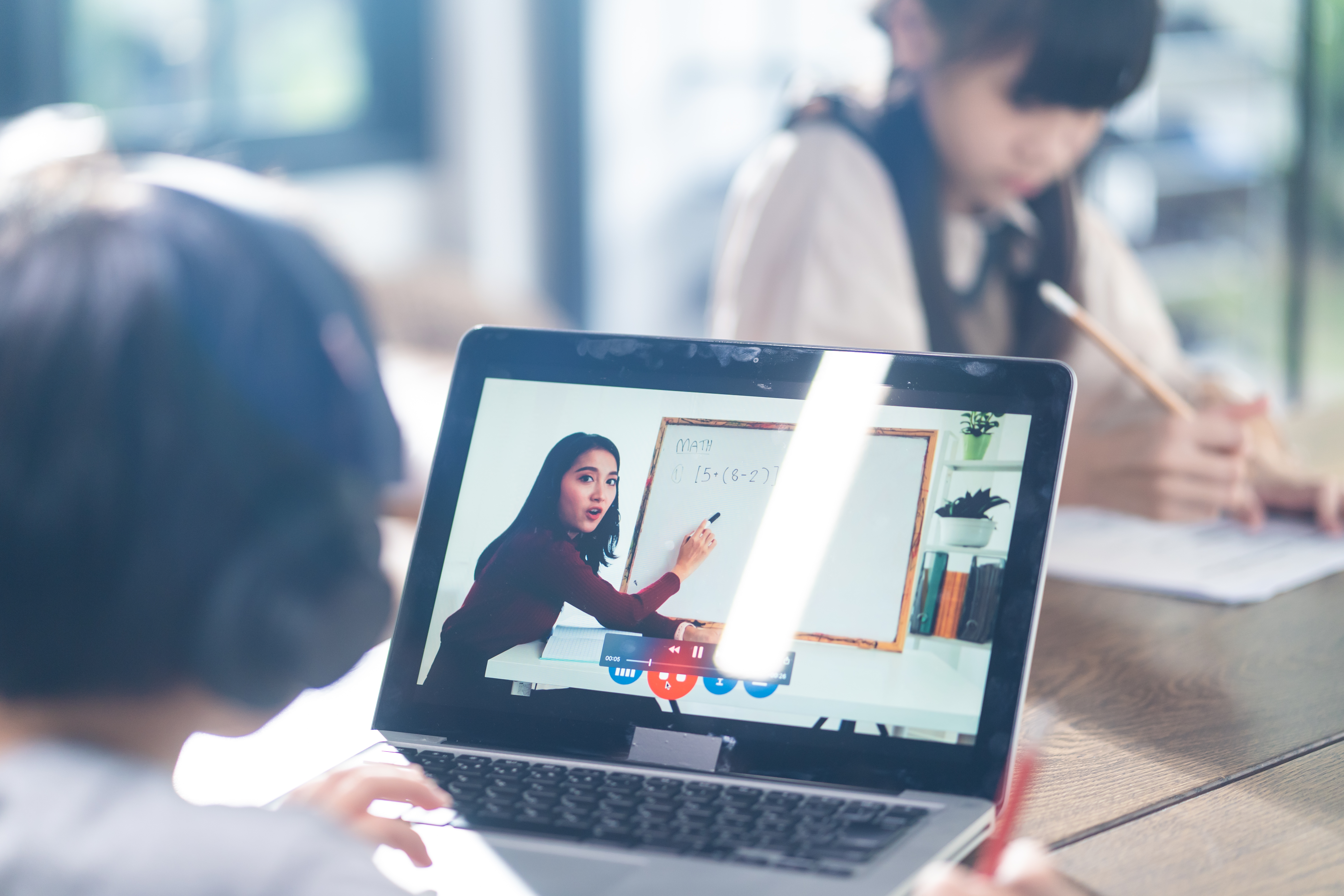 Flexible online courses in Singapore offering self-paced learning pathways for working adults 
