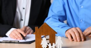 Wills trusts and estates attorney in Singapore advising a family on estate planning