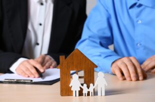 Wills trusts and estates attorney in Singapore advising a family on estate planning