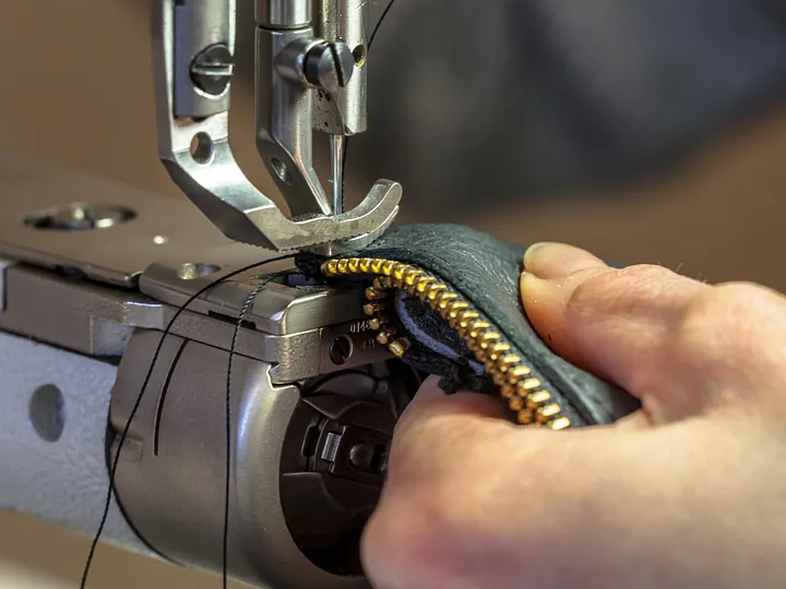 Top zipper suppliers in Singapore offering custom and industrial zippers