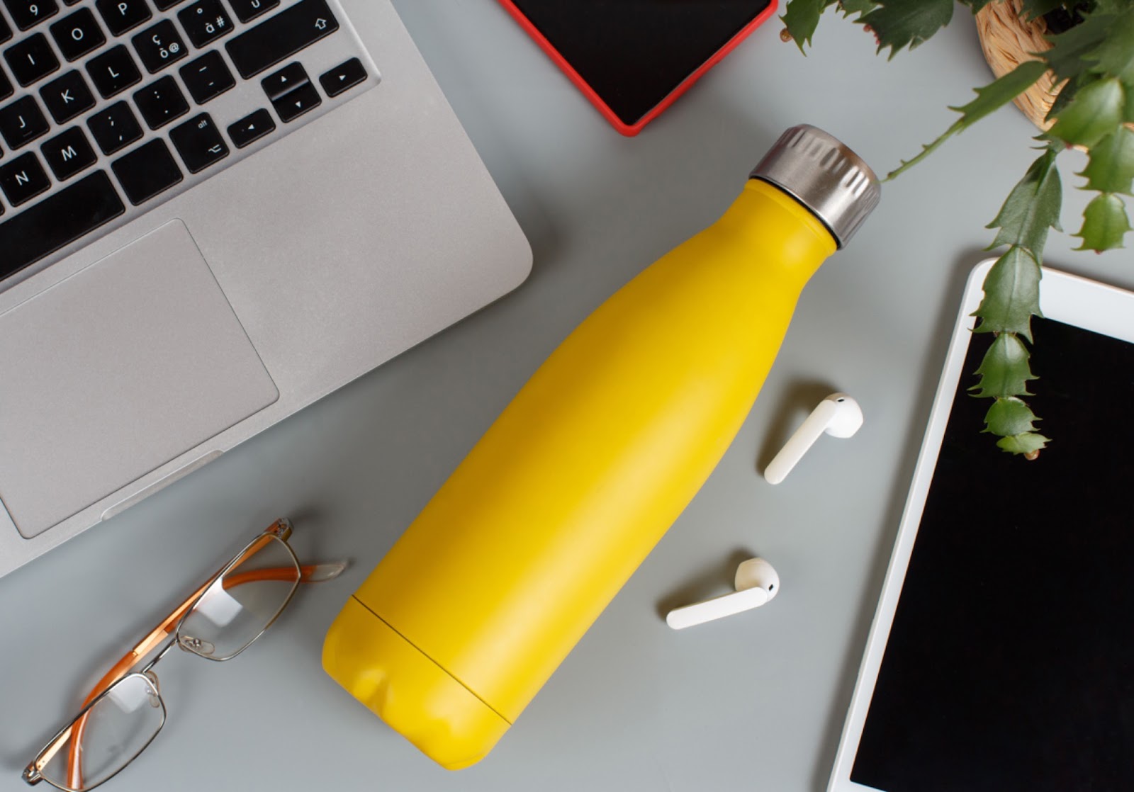 Corporate gifts supplier managing packaging and delivery in Singapore